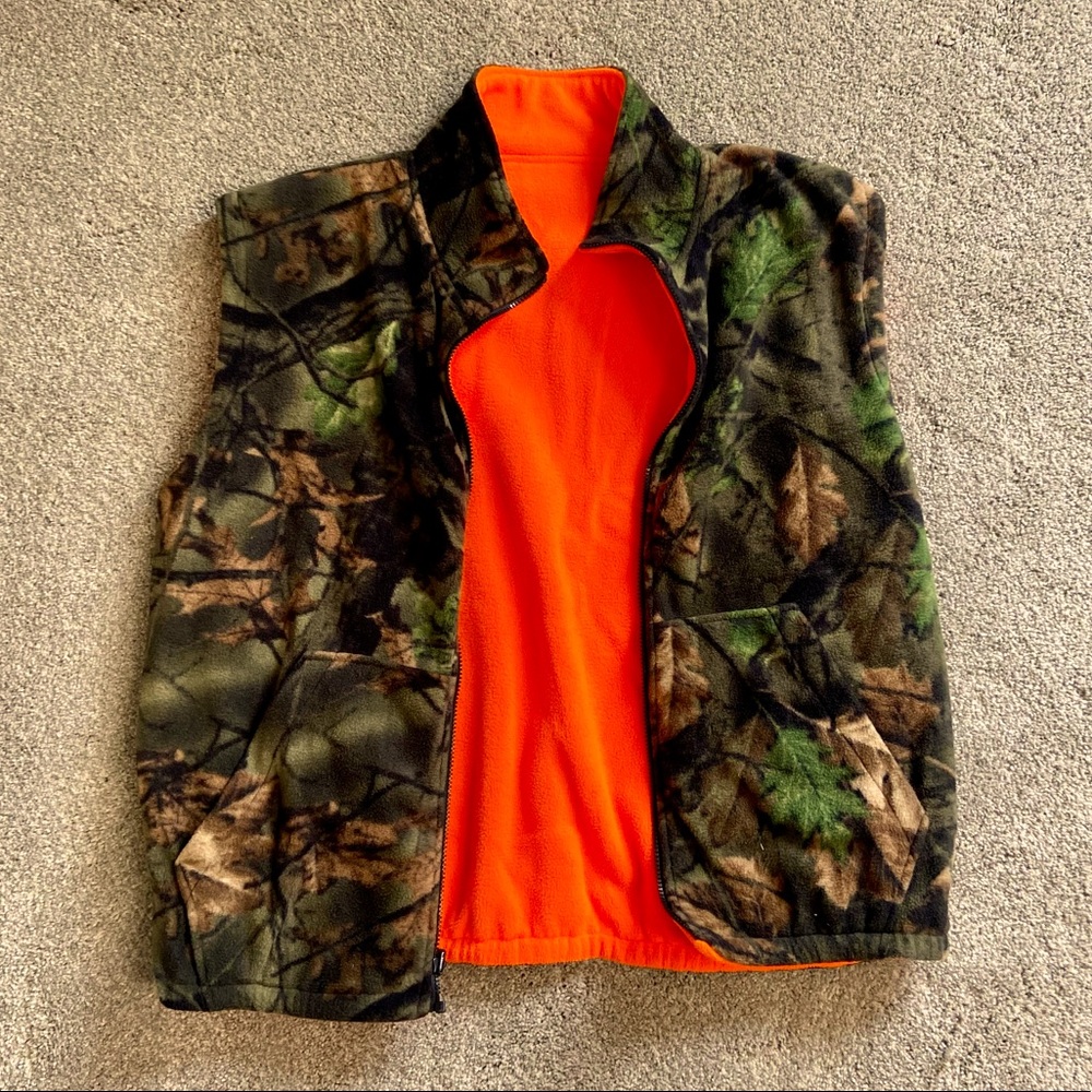 Reversible fleece hunting vest